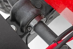 Jeep Wrangler Unlimited Sway Bar Clamp Kit - Front - Rough Country - '04-'06